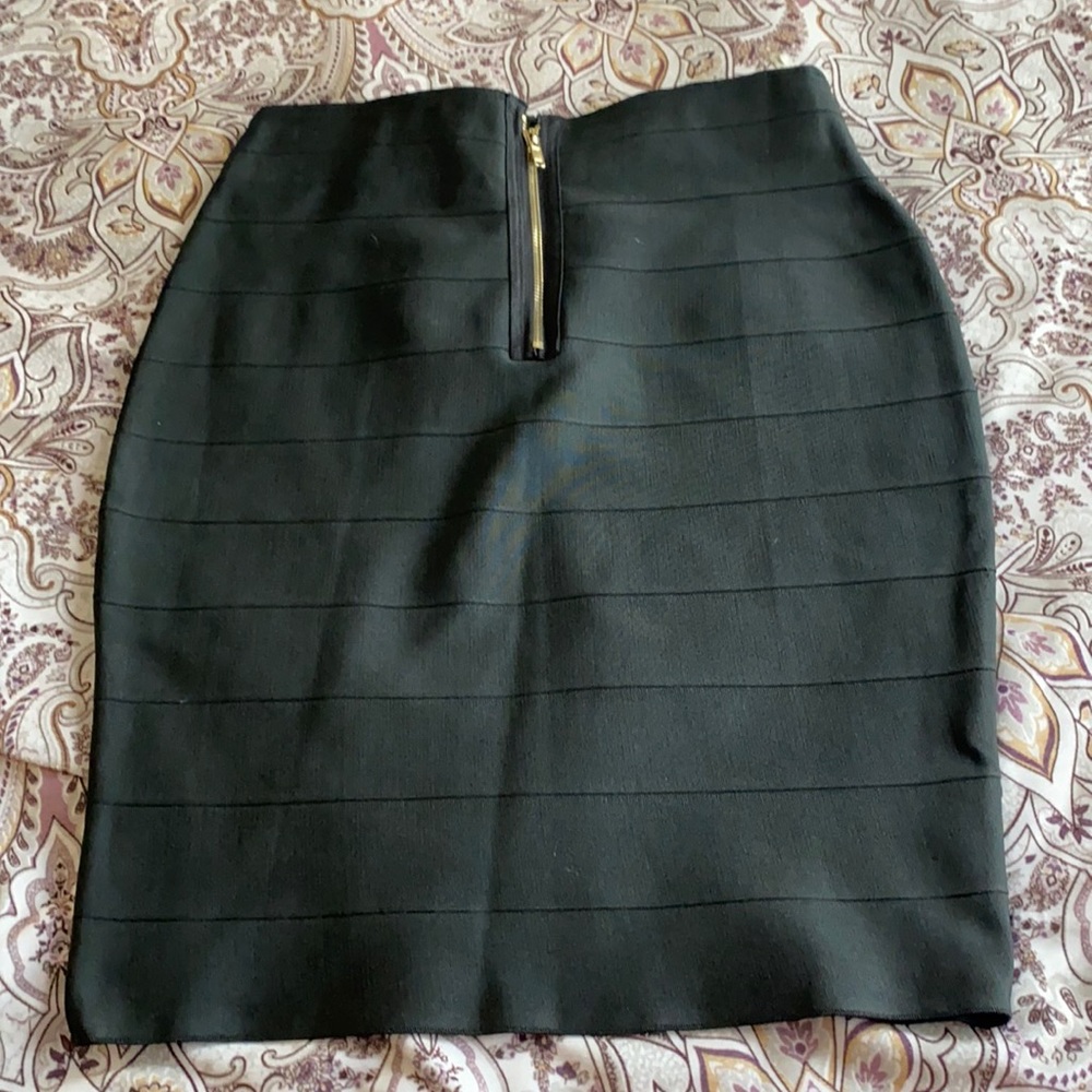 Black pencil skirt size large